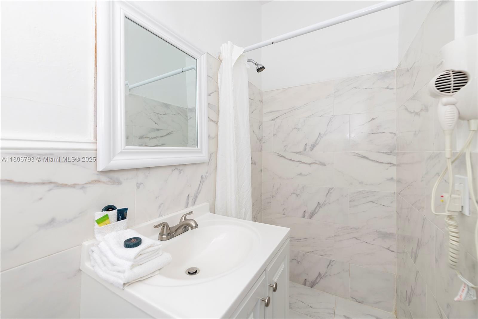 6760 Collins Avenue, Unit 17 Miami Beach, FL 33141 - Photo 3 of 6