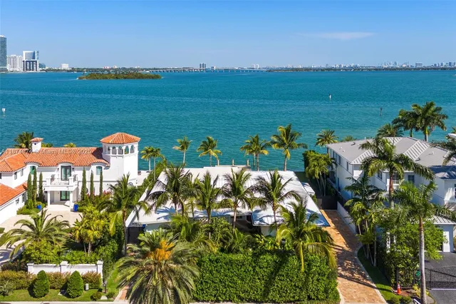 a view of a terrace with lake view