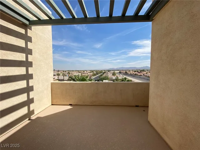 $2,150 | 67 East Agate Avenue, Unit 403, Las Vegas, NV 89123