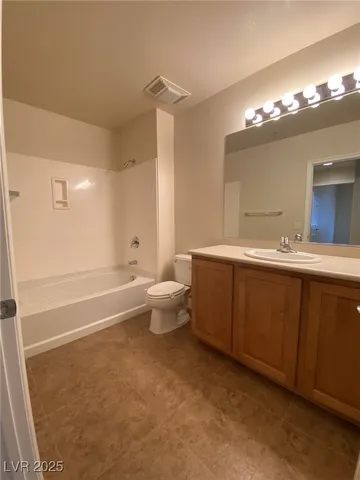$1,950 | 67 East Agate Avenue, Unit 403, Las Vegas, NV 89123
