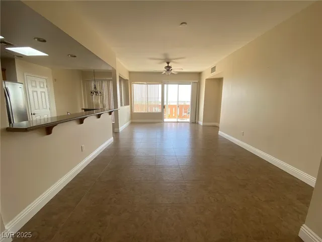 $2,150 | 67 East Agate Avenue, Unit 403, Las Vegas, NV 89123