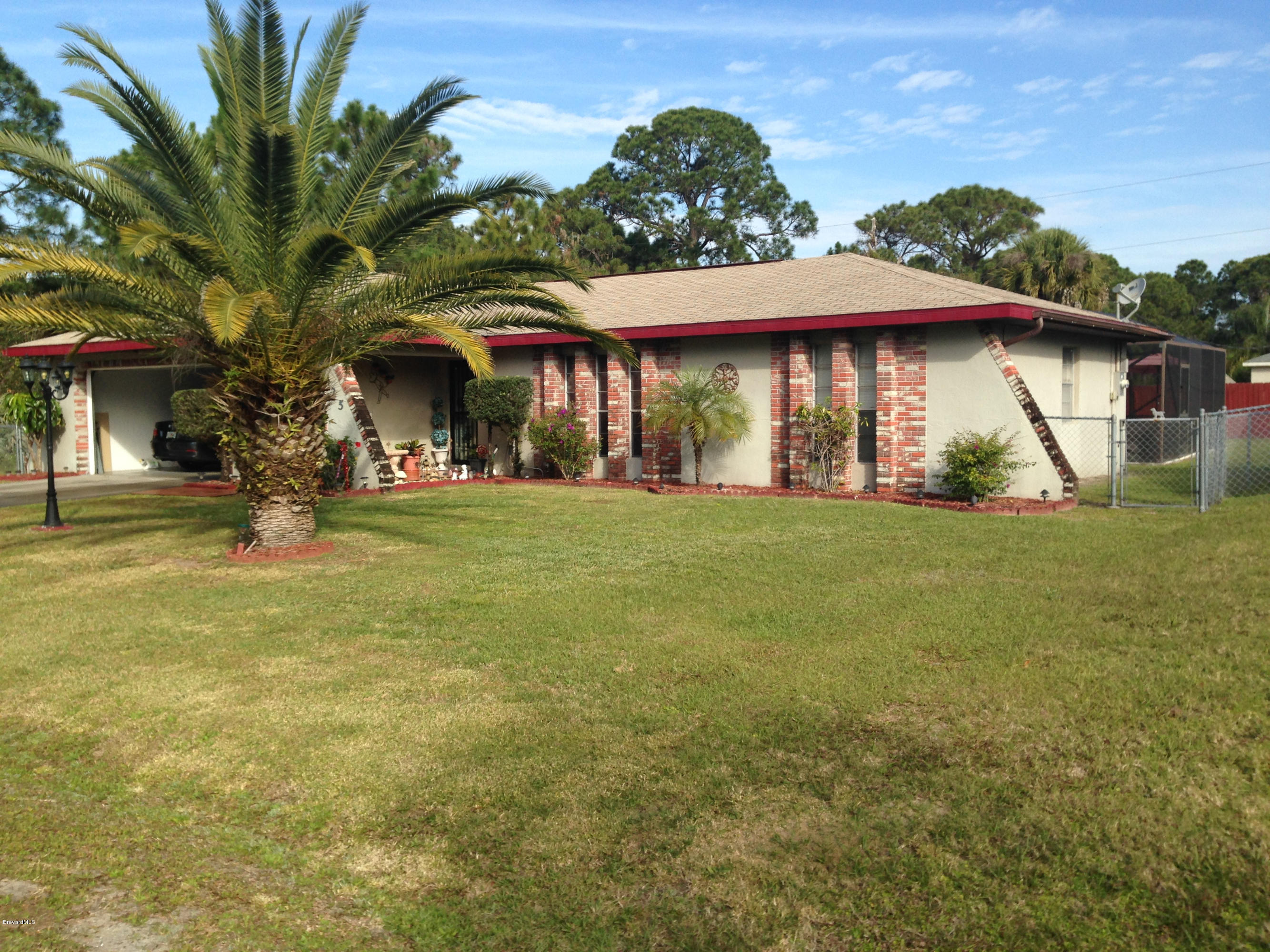 425 Ward Road Southwest Palm Bay, FL 32908 - Photo 3 of 18 IMG_2415
