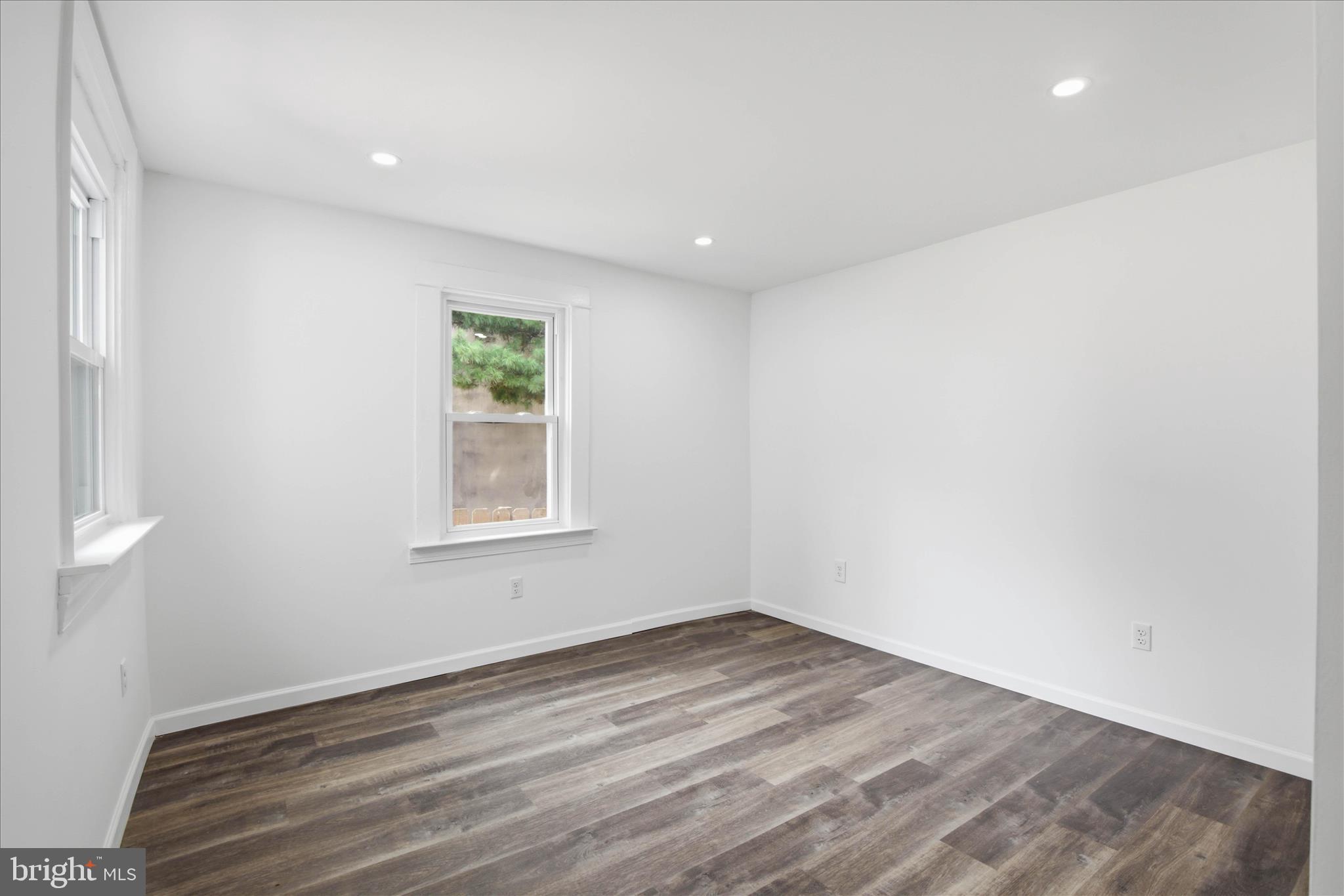 751 High Street Lancaster, PA 17603 - Photo 10 of 41 a view of empty room with window