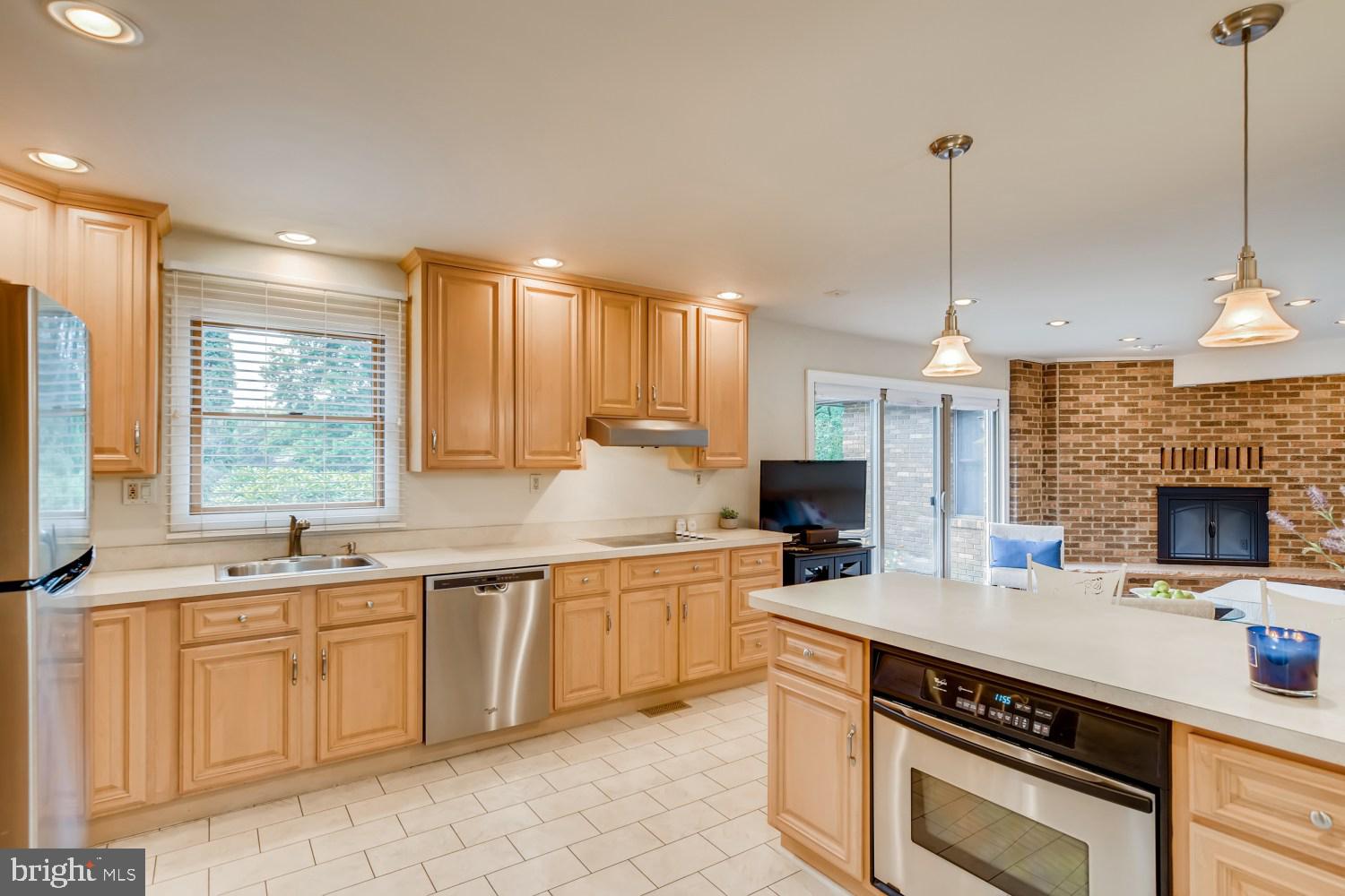 12315 Timber Grove Road Owings Mills, MD 21117 - Photo 13 of 30 kitchen