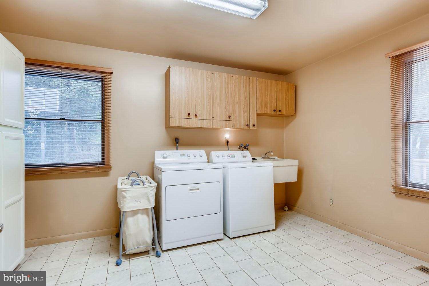 12315 Timber Grove Road Owings Mills, MD 21117 - Photo 26 of 30 laundry room