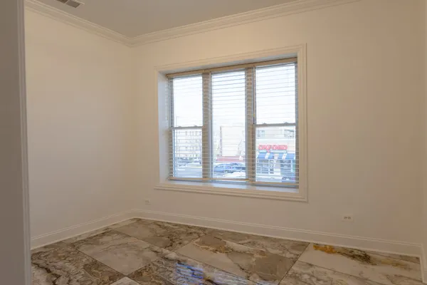 $3,000 | 6712 North Clark Street, Unit 2, Chicago, IL 60626