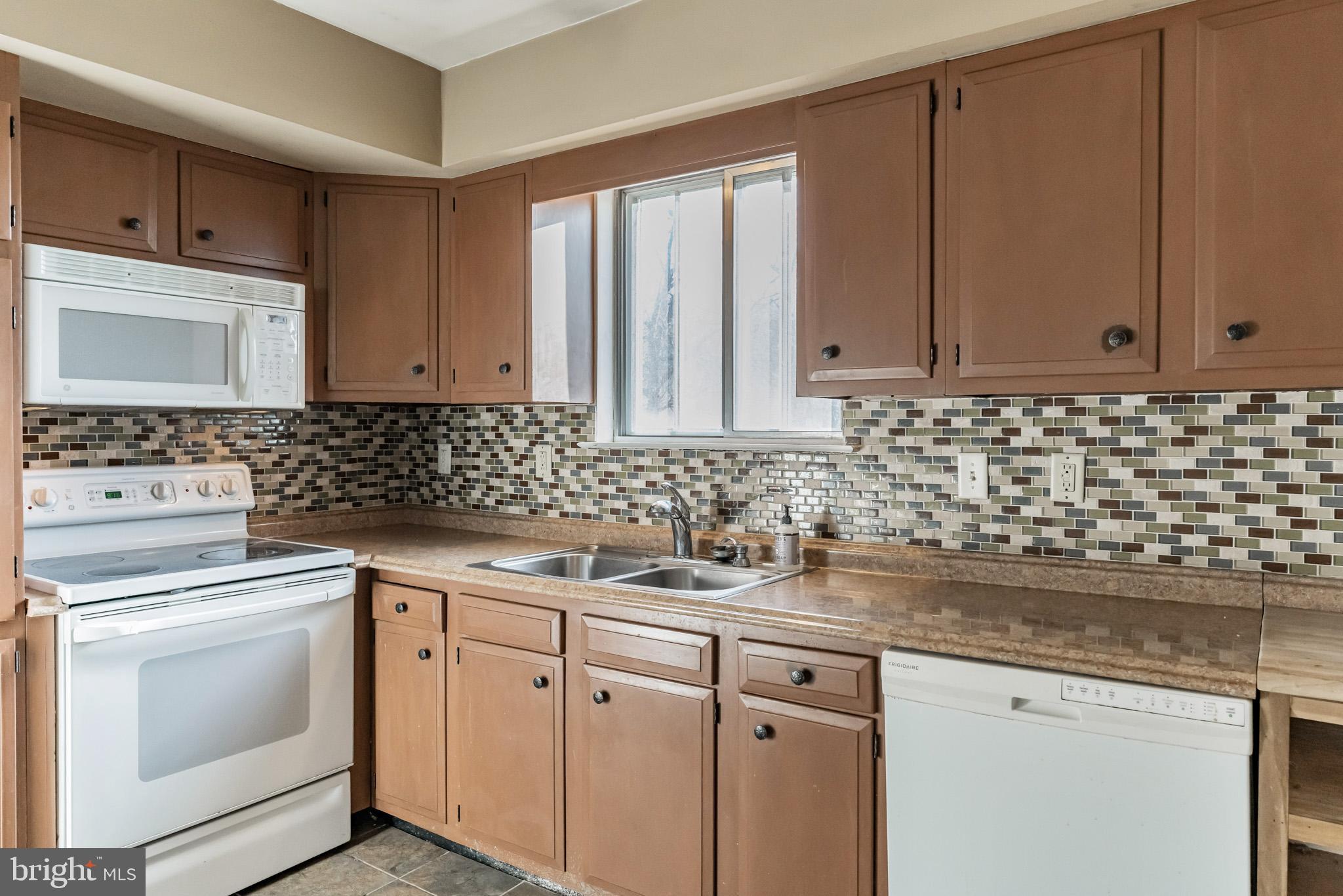 732 Raynham Road Collegeville, PA 19426 - Photo 13 of 23 Custom Finishes