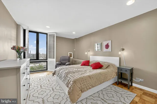 $2,700 | 1245 4th Street Southwest, Unit 803, Washington, DC 20024