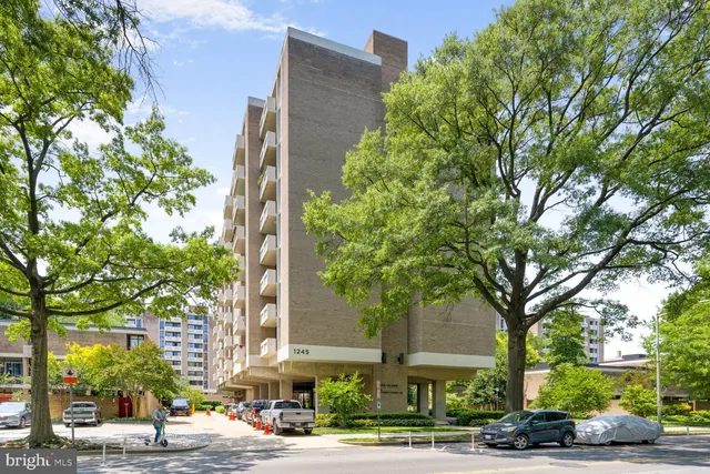 $2,700 | 1245 4th Street Southwest, Unit 803, Washington, DC 20024