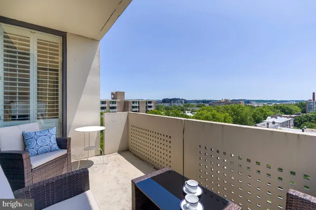 $2,700 | 1245 4th Street Southwest, Unit 803, Washington, DC 20024