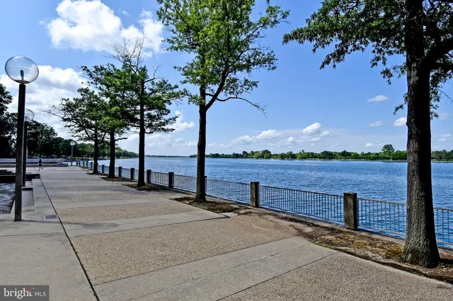 $2,700 | 1245 4th Street Southwest, Unit 803, Washington, DC 20024