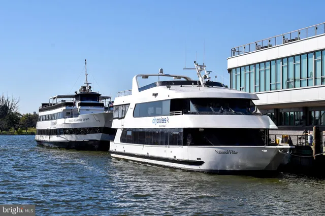 $2,700 | 1245 4th Street Southwest, Unit 803, Washington, DC 20024