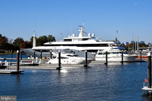 $2,700 | 1245 4th Street Southwest, Unit 803, Washington, DC 20024