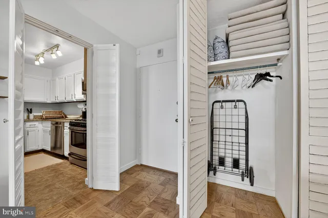 $2,700 | 1245 4th Street Southwest, Unit 803, Washington, DC 20024