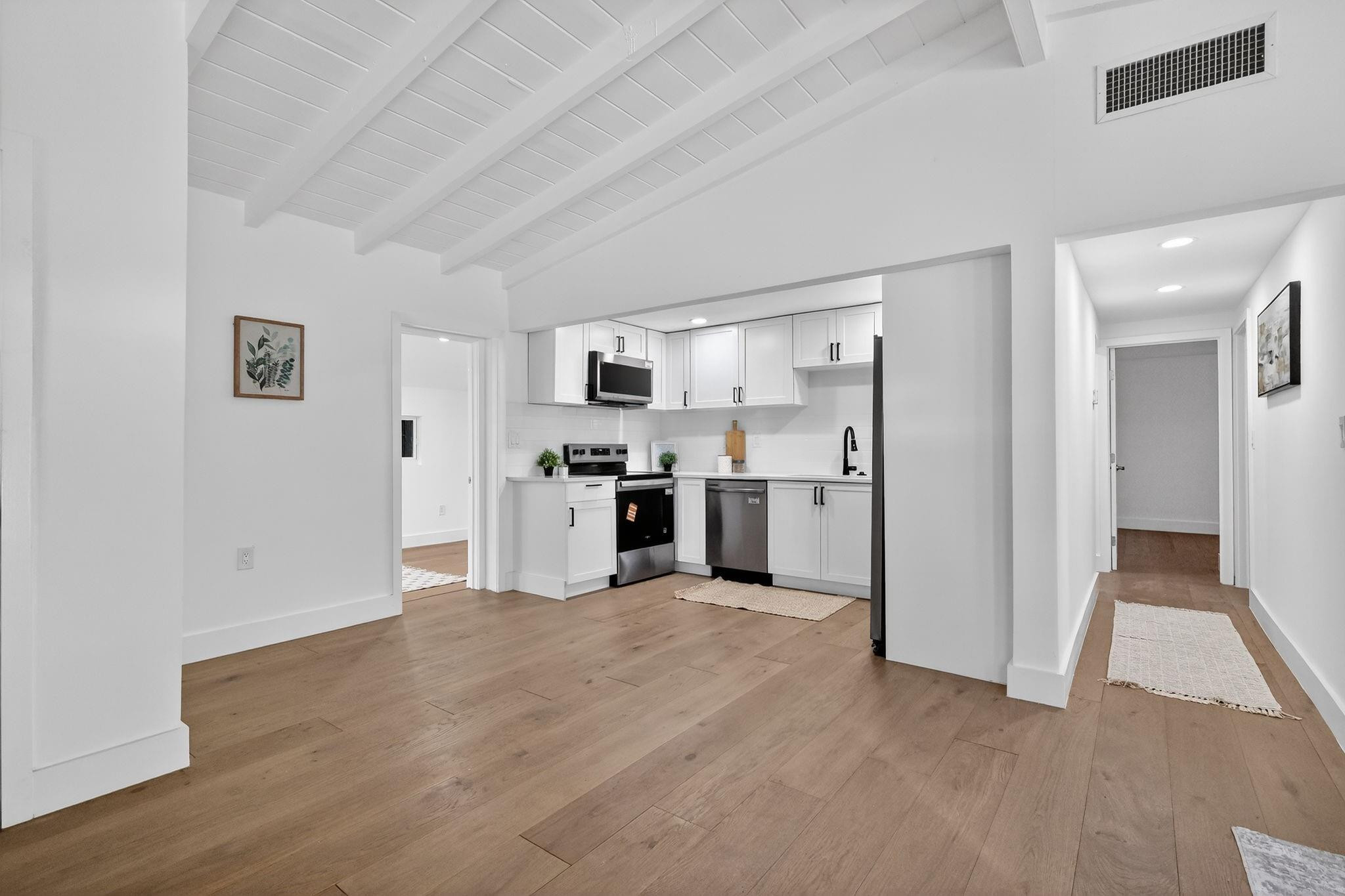 621 Southeast 1st Street Hialeah, FL 33010 - Photo 8 of 51 Photo 8