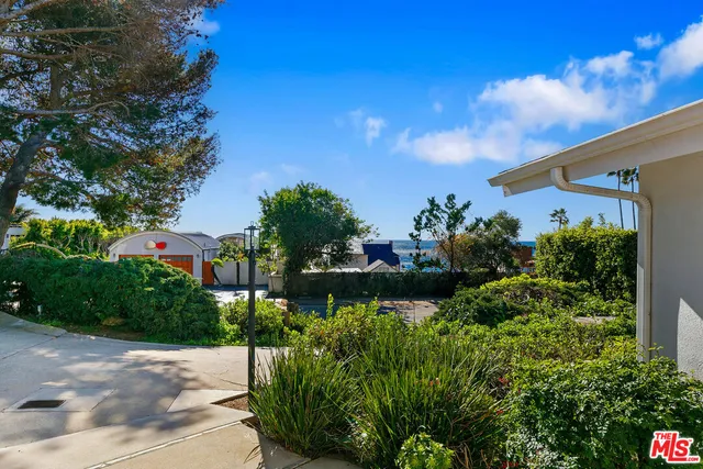 $9,495 | 31617 Broad Beach Road, Malibu, CA 90265