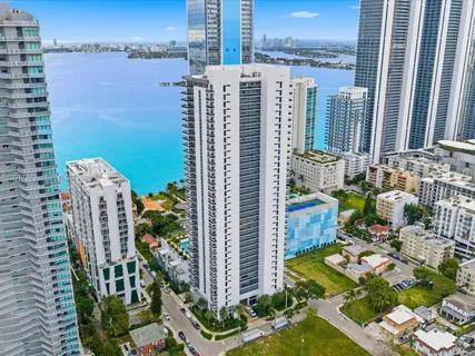 $2,850,000 | 600 Northeast 27th Street, Unit PH2, Miami, FL 33137