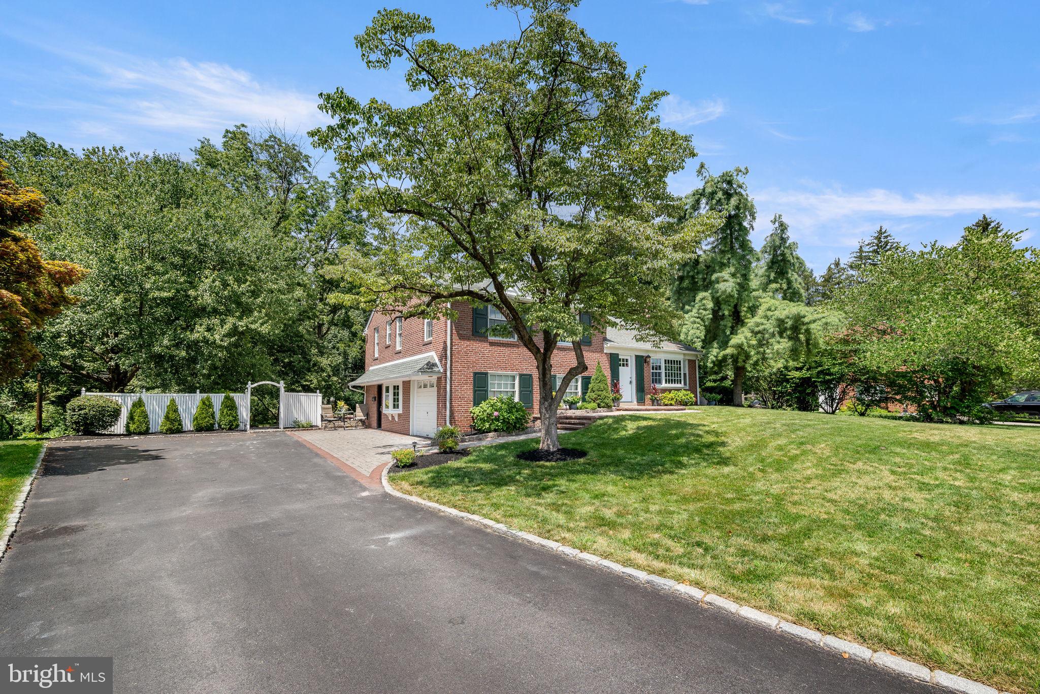 113 Westminster Drive Wallingford, PA 19086 - Photo 2 of 30 Side Exterior