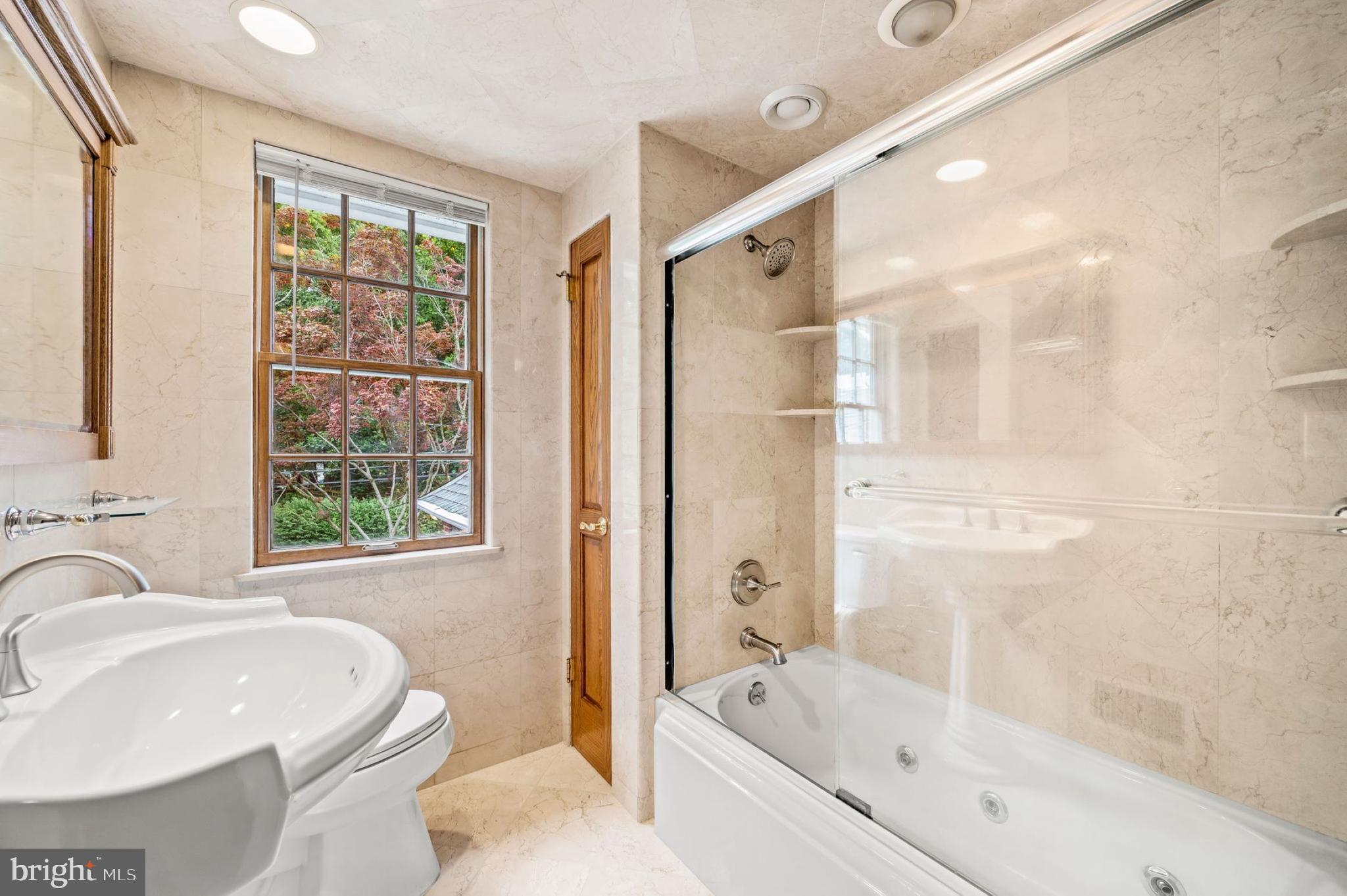 113 Westminster Drive Wallingford, PA 19086 - Photo 25 of 30 Hall Bathroom