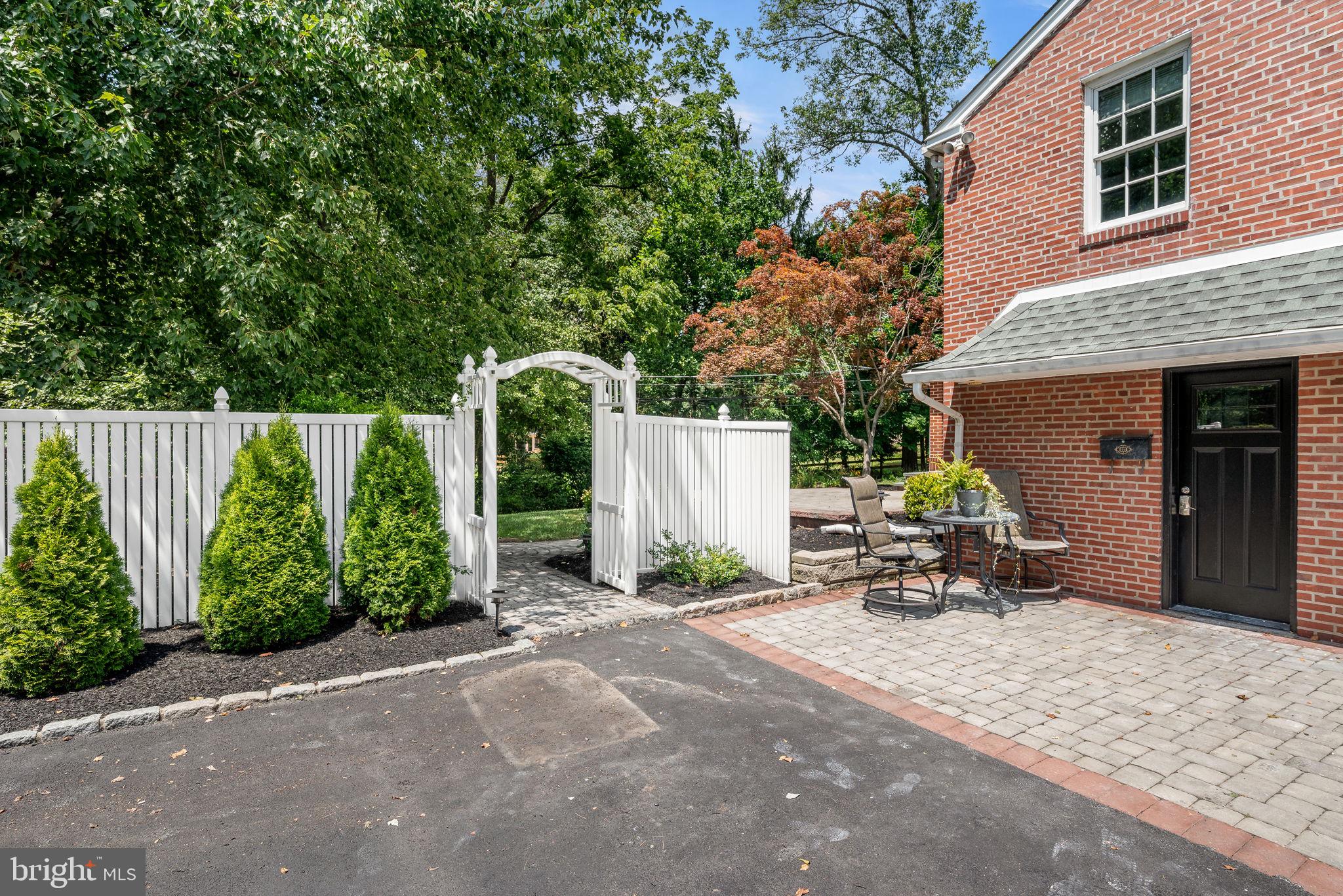 113 Westminster Drive Wallingford, PA 19086 - Photo 7 of 30 SIde Patio