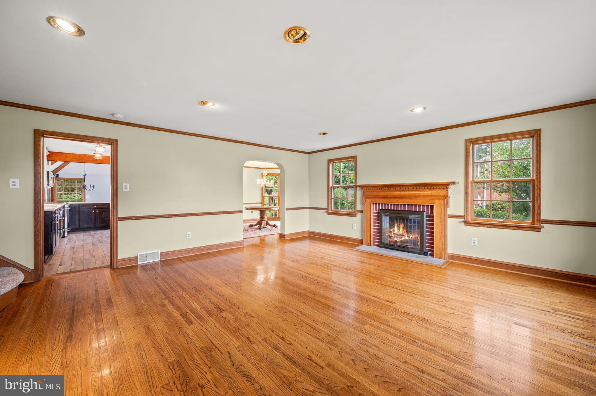 113 Westminster Drive Wallingford, PA 19086 - Photo 10 of 30 Living Room