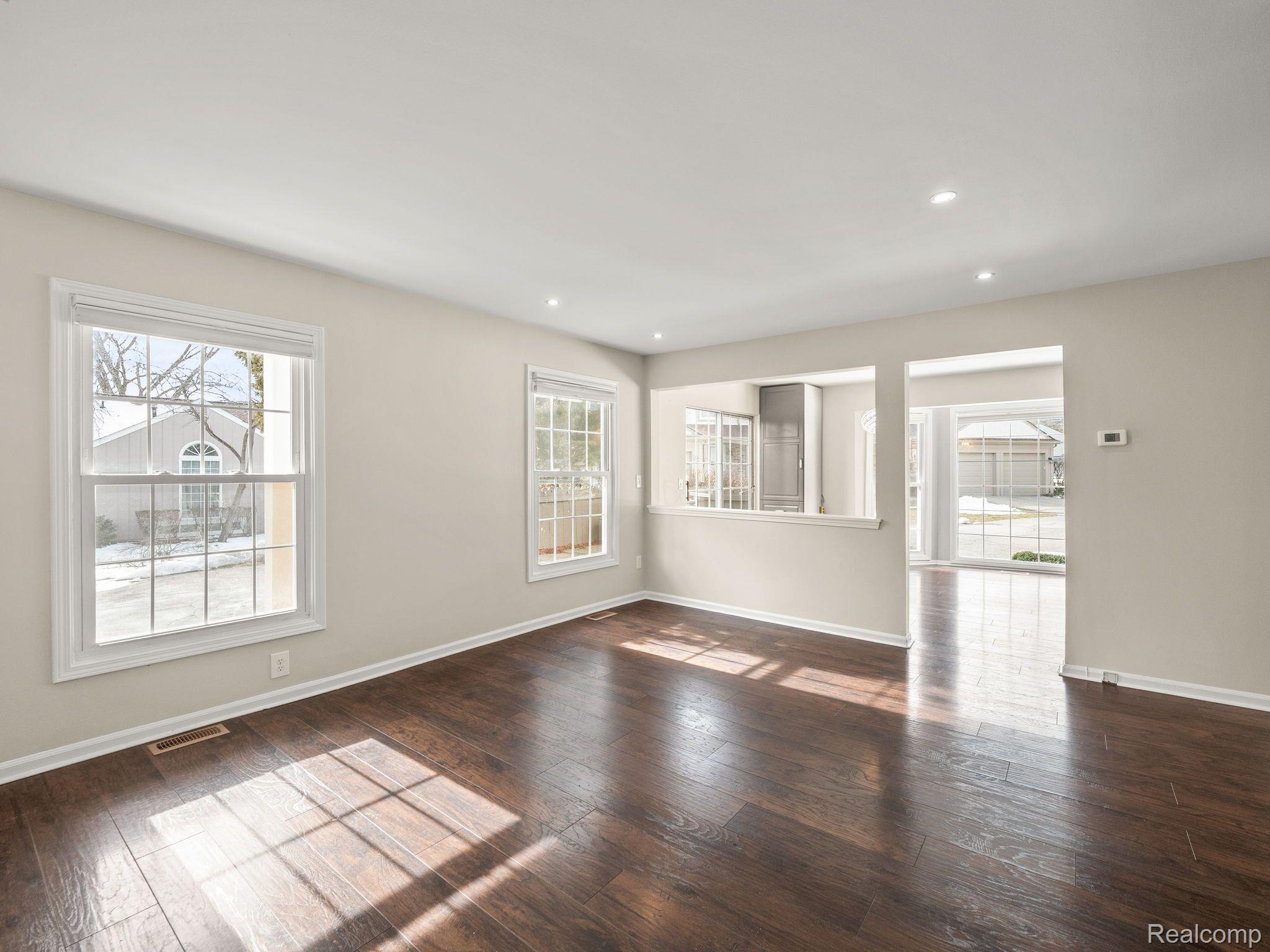 1428 Crescent Lane Rochester, MI 48306 - Photo 5 of 30