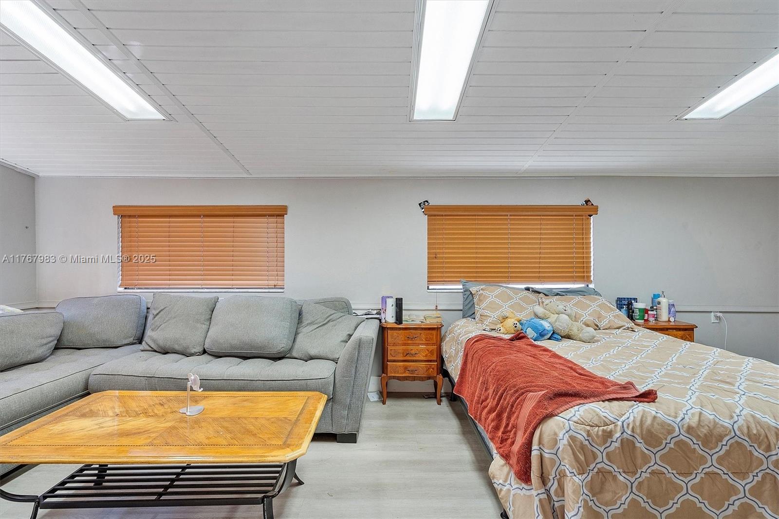 881 Hialeah Drive Hialeah, FL 33010 - Photo 11 of 17