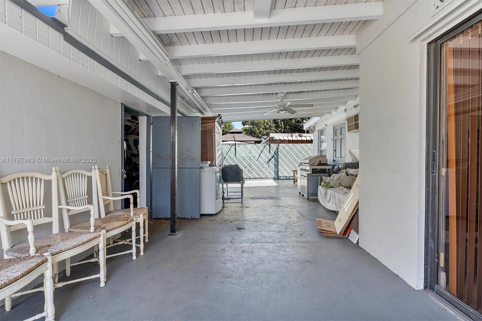 881 Hialeah Drive Hialeah, FL 33010 - Photo 14 of 17