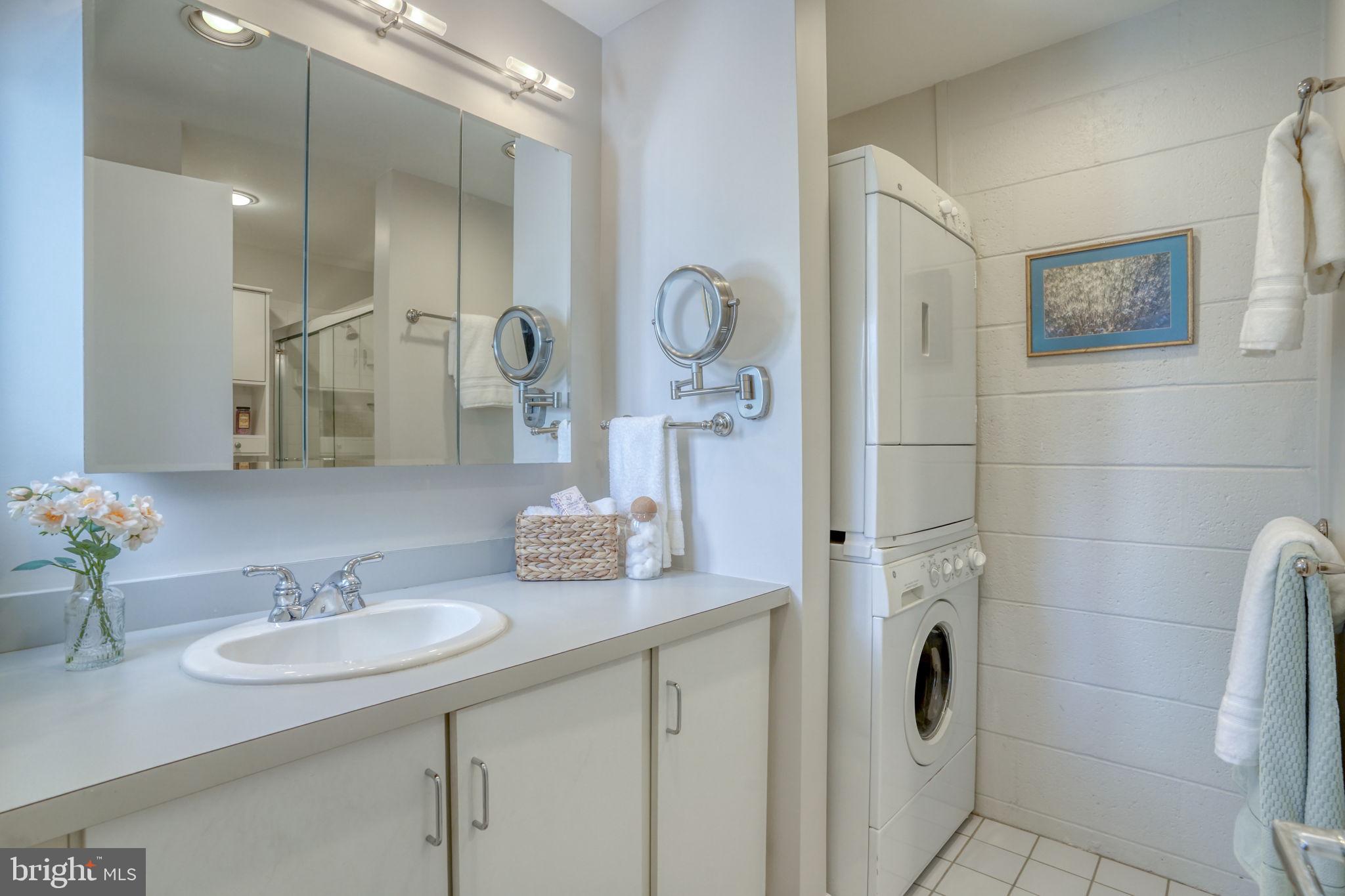 2 Newbold Square, Unit 2 Rehoboth Beach, DE 19971 - Photo 21 of 57 On suite bathroom