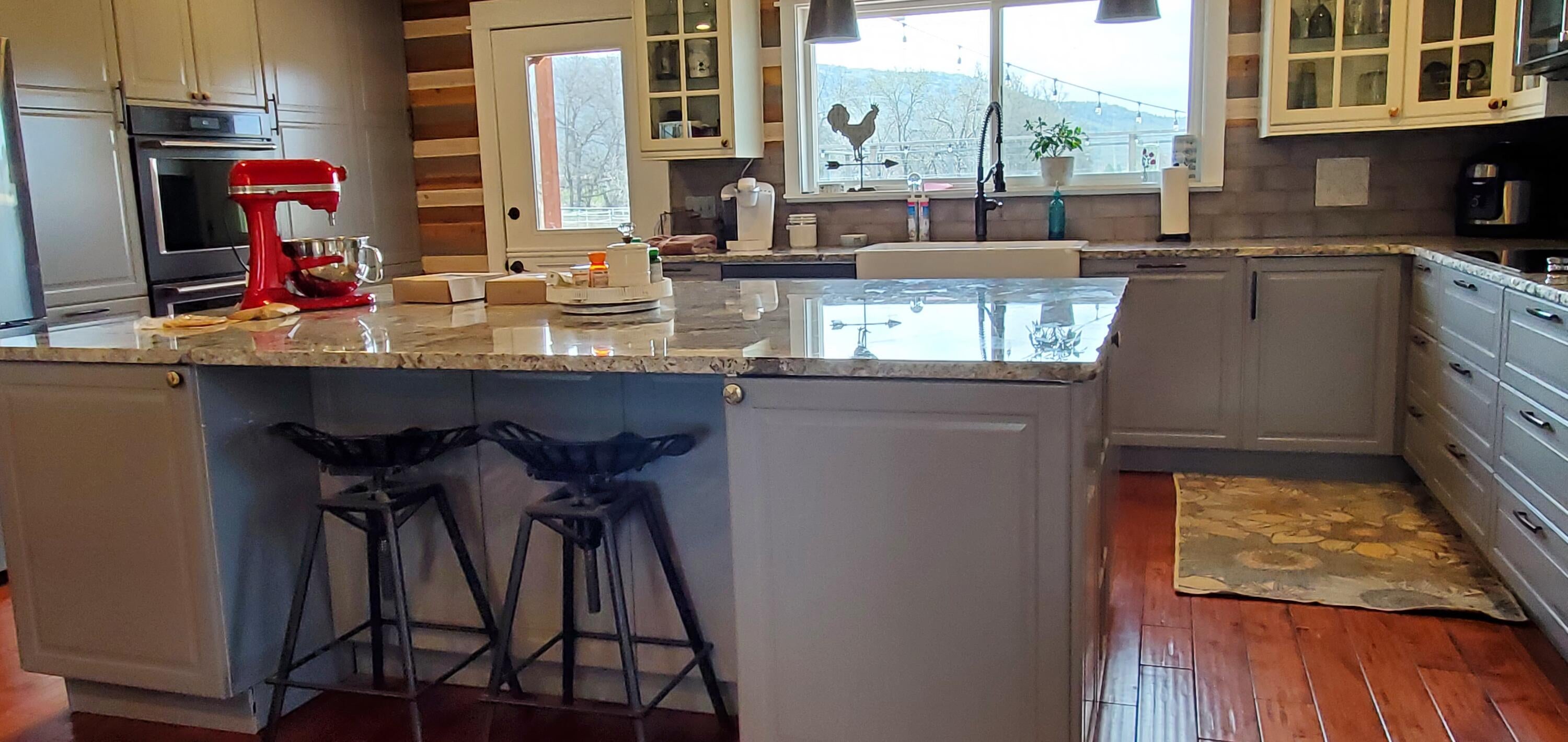 4221 Sams Valley Road Gold Hill, OR 97525 - Photo 5 of 31 20230417_104447