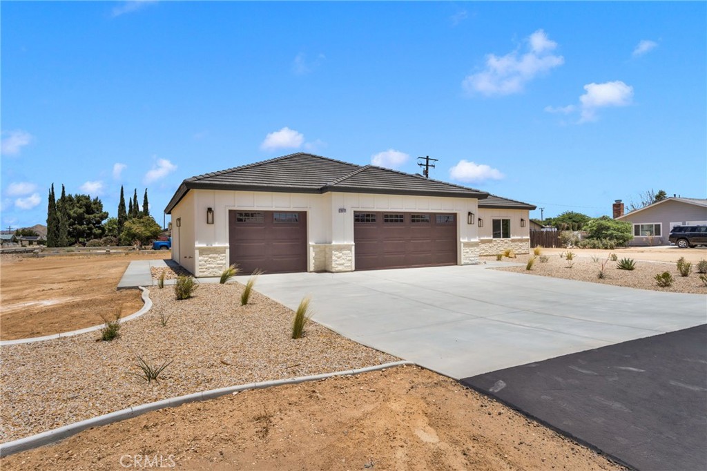 20112 Sahale Road Apple Valley, CA 92307 - Photo 5 of 67