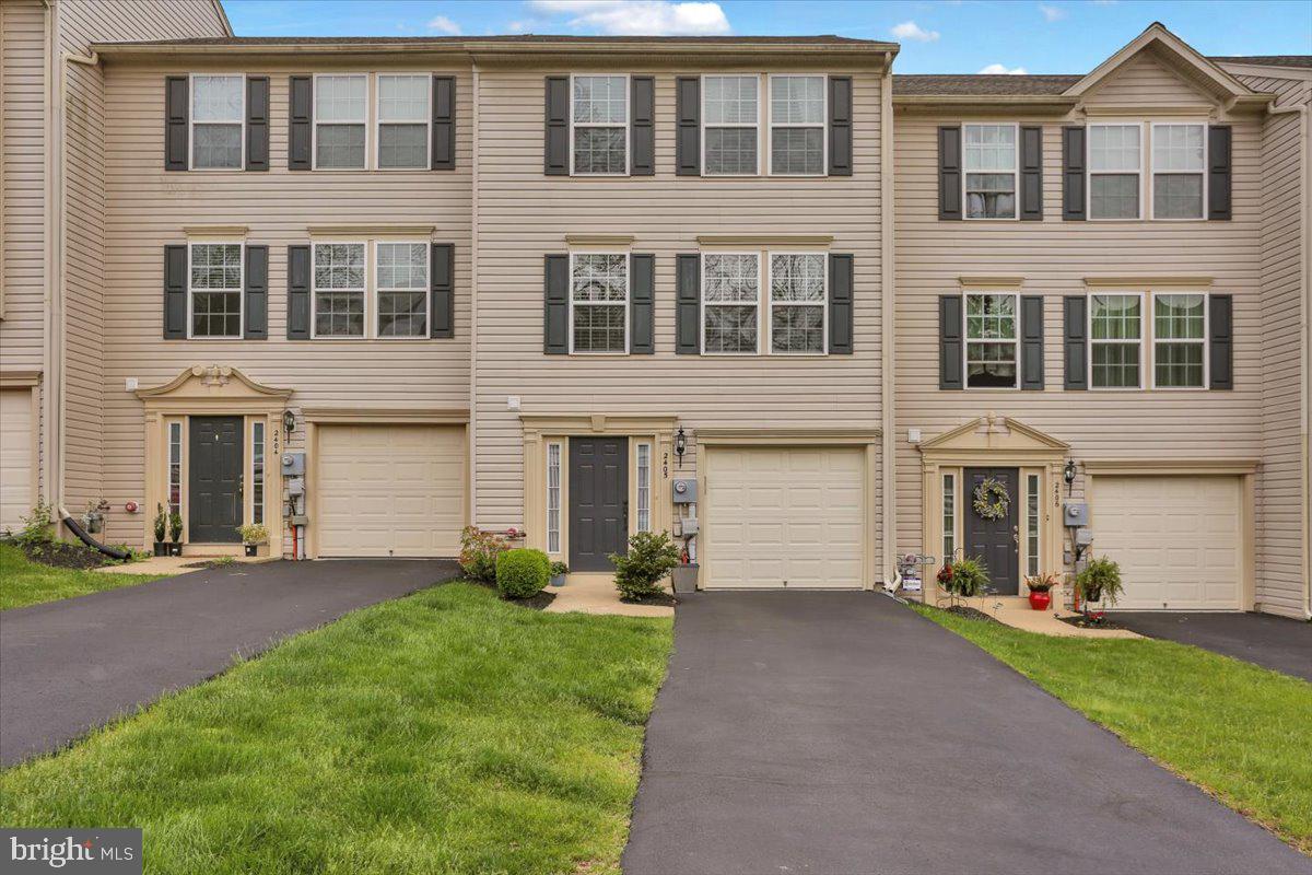 2405 Orchard View Road Reading, PA 19606 - Photo 1 of 20