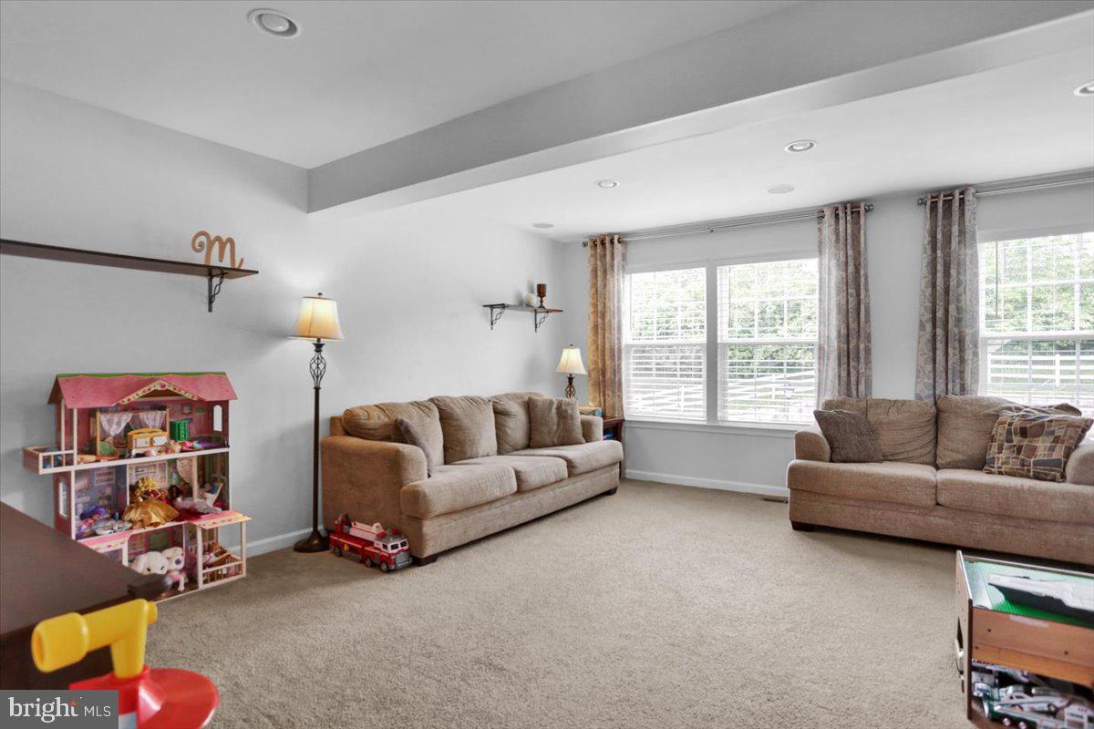 2405 Orchard View Road Reading, PA 19606 - Photo 7 of 20