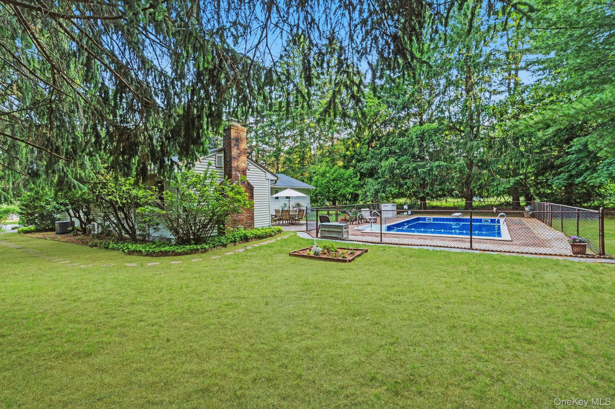 54 Randall Road Wading River, NY 11792 - Photo 17 of 24