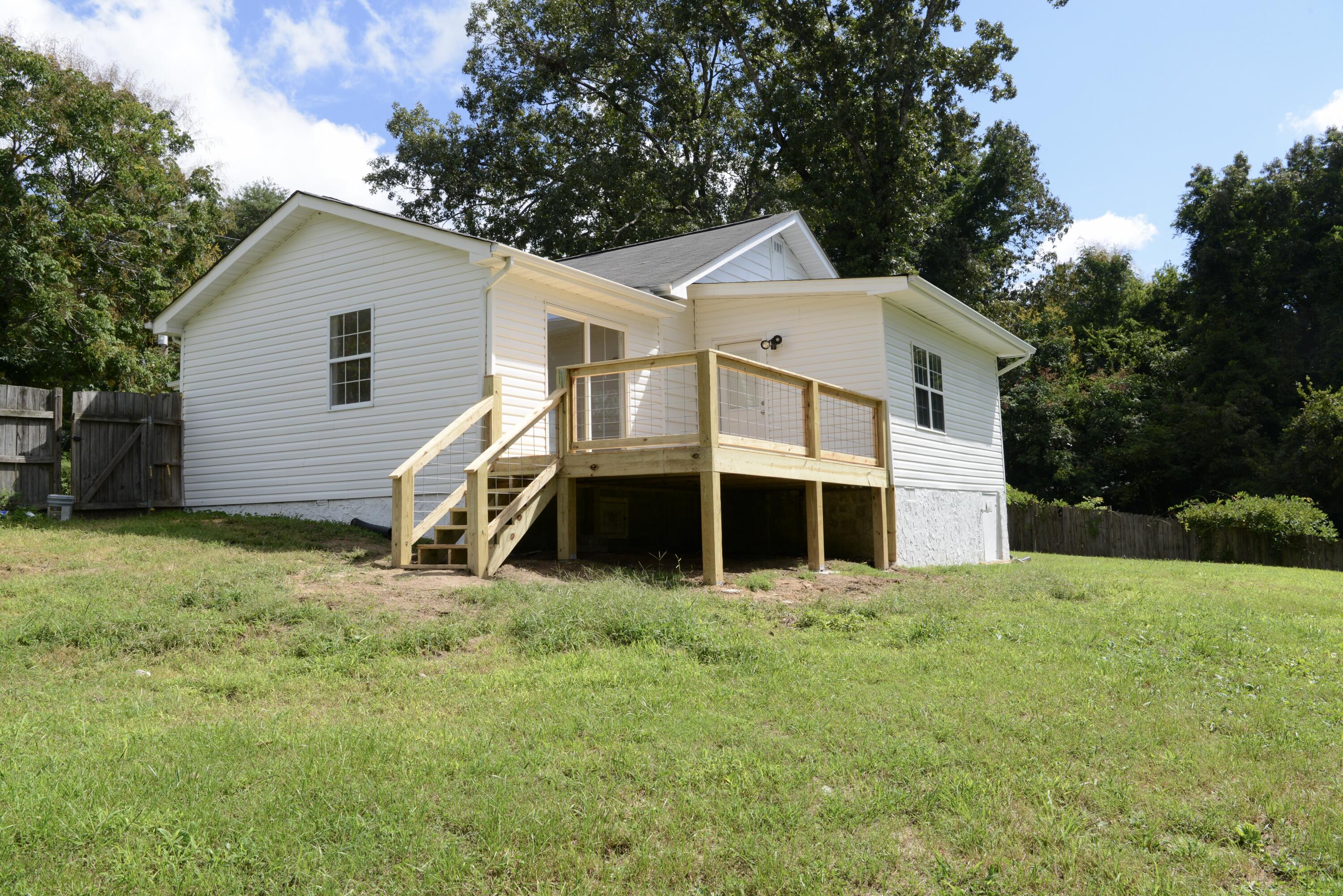934 Blueberry Hill Road Dayton, TN 37321 - Photo 18 of 24 15-Back Deck