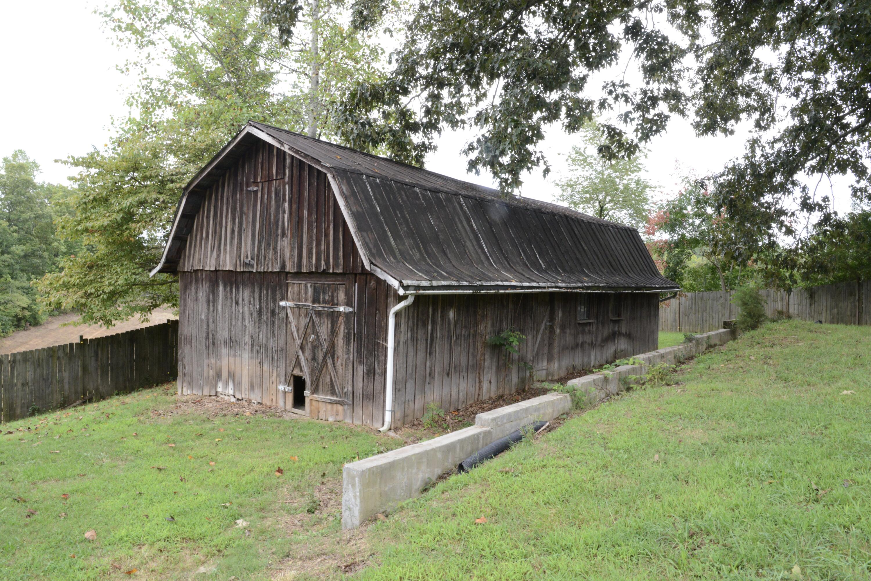 934 Blueberry Hill Road Dayton, TN 37321 - Photo 21 of 24 17-Barn