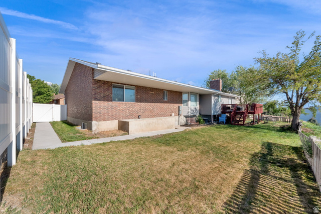 324 Ridgecrest Drive Orem, UT 84058 - Photo 8 of 43