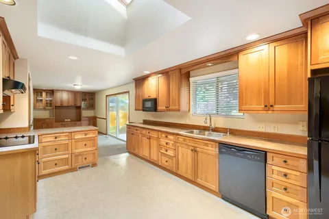 $699,950 | 617 South 301st Street, Federal Way, WA 98003