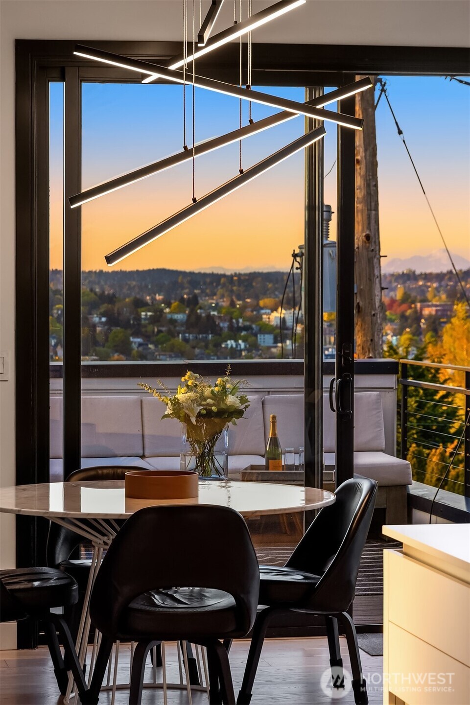 426 Wheeler Street Seattle, WA 98109 - Photo 11 of 32