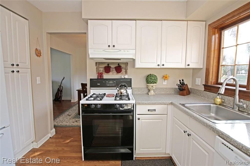 1345 East Fairview Lane Rochester Hills, MI 48306 - Photo 19 of 58