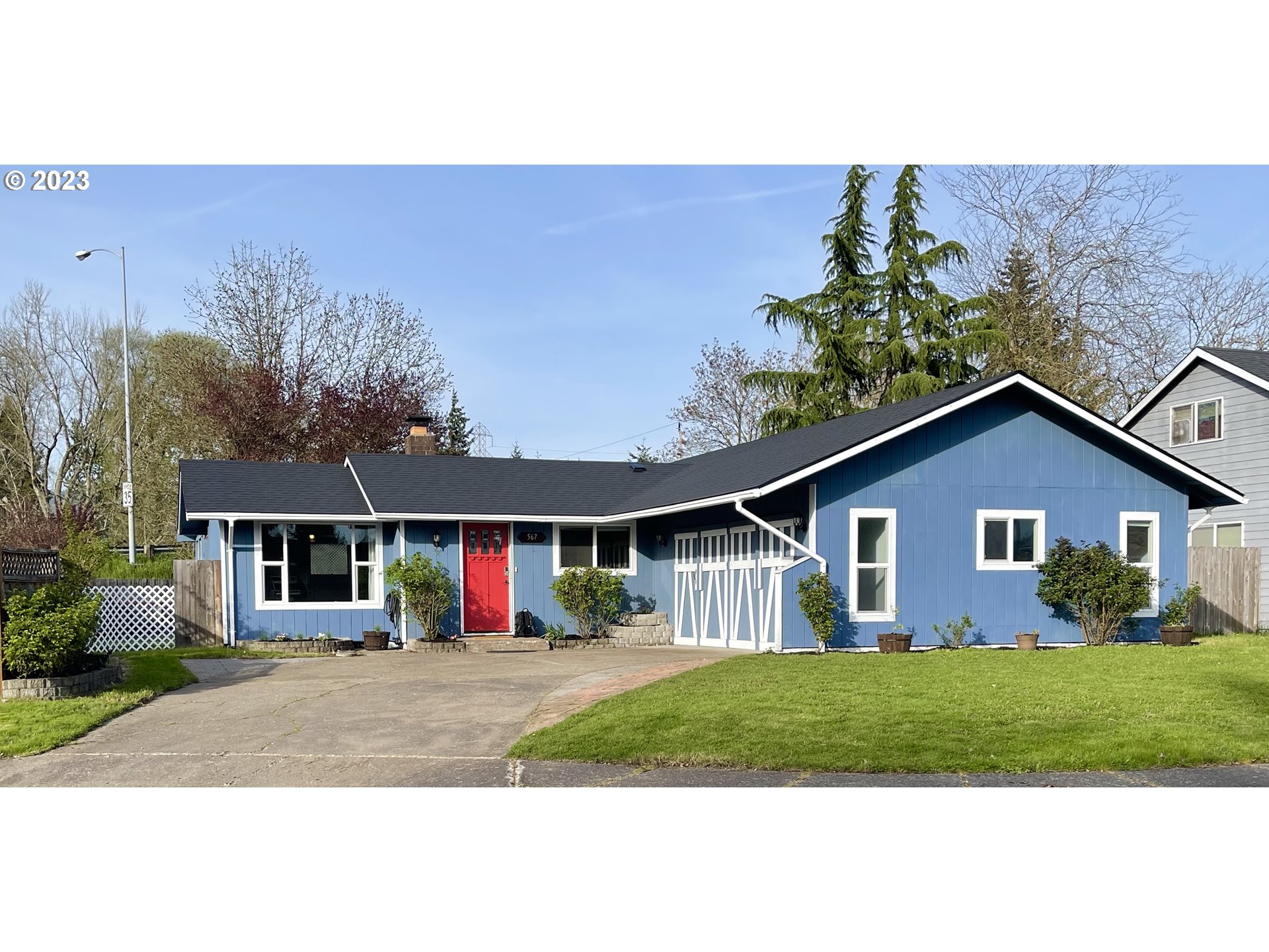 567 Panda Loop Eugene, OR 97401 - Photo 1 of 35 Gallery Image 1