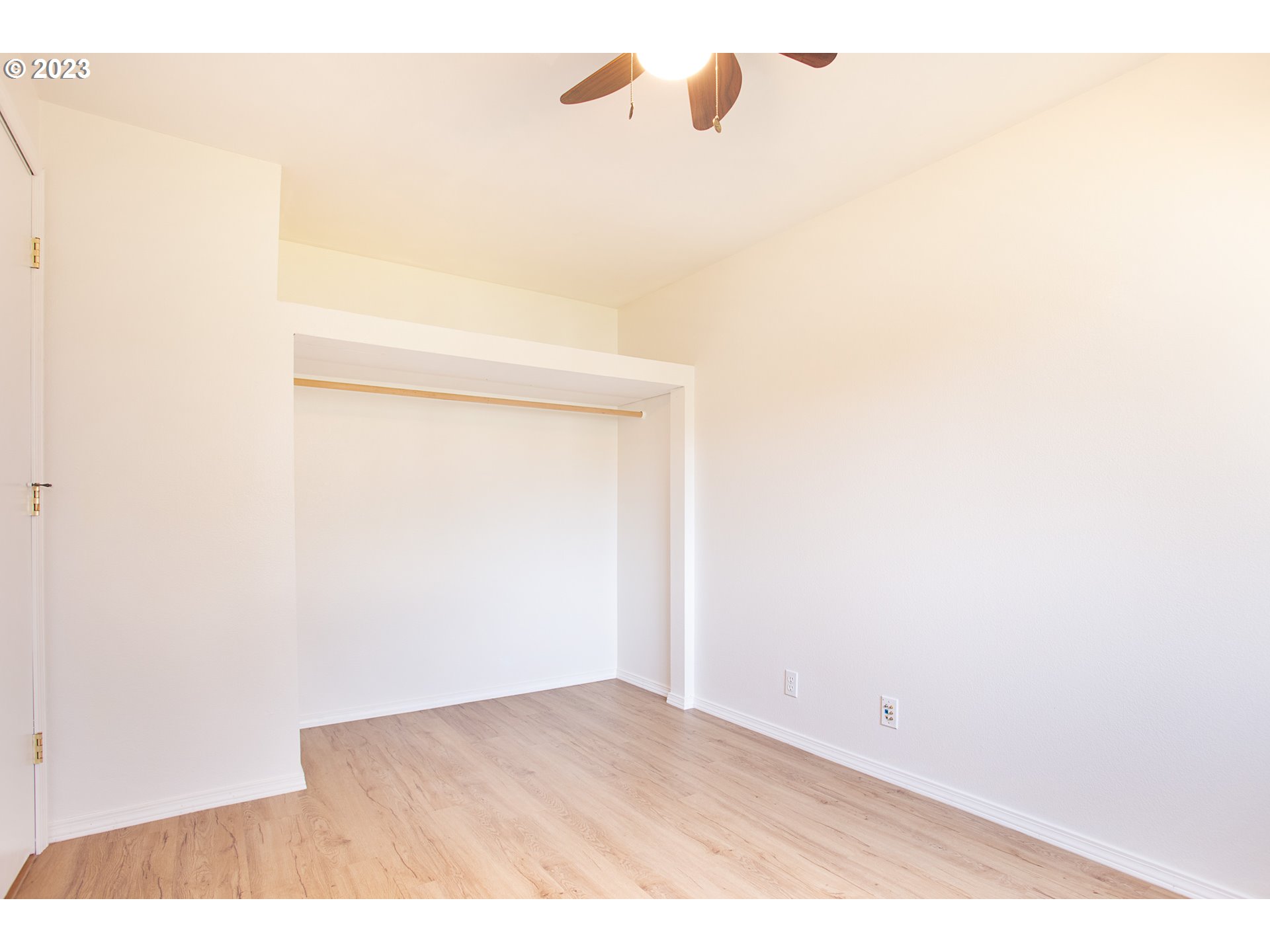 567 Panda Loop Eugene, OR 97401 - Photo 16 of 35 Bedroom