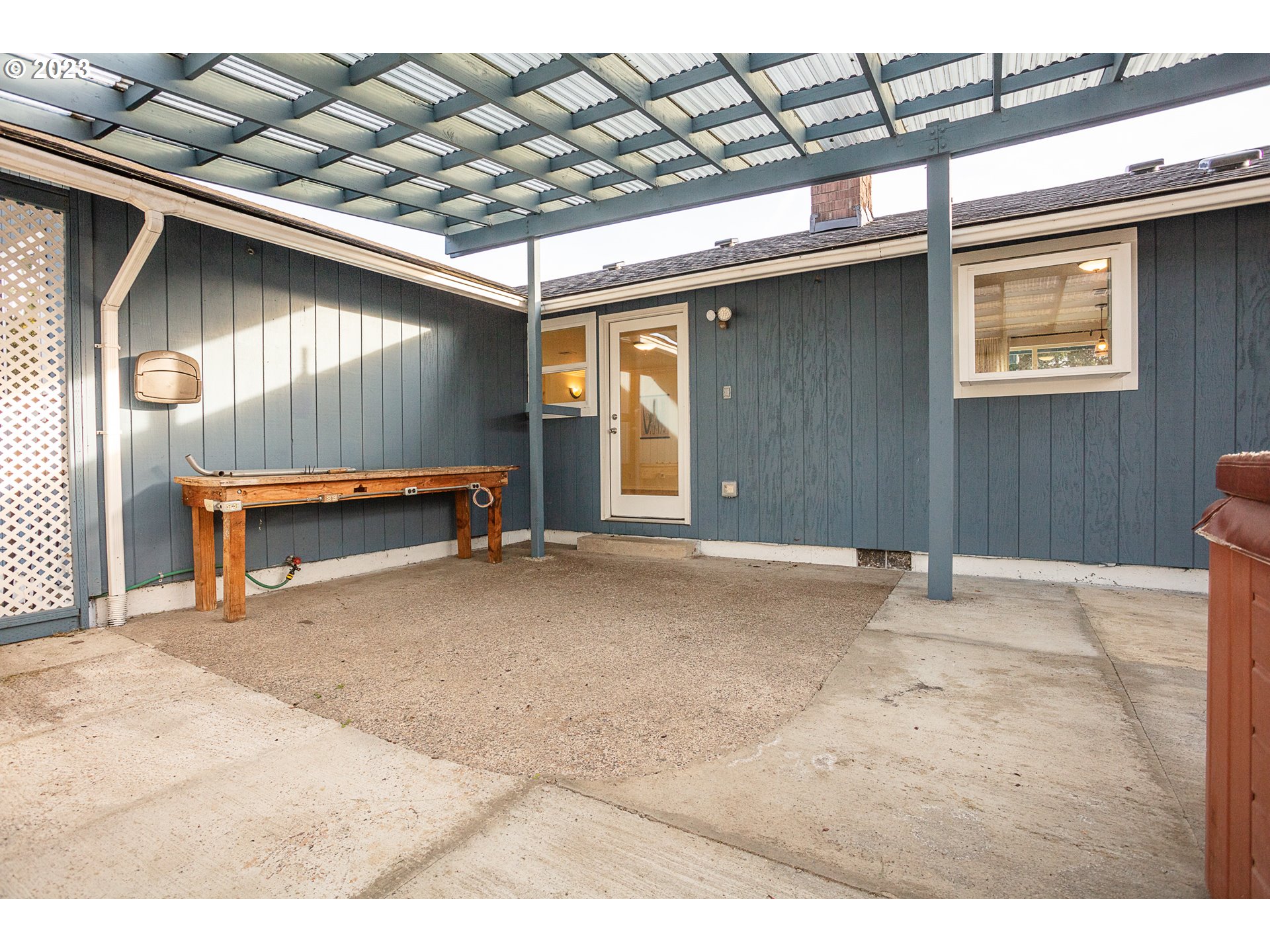 567 Panda Loop Eugene, OR 97401 - Photo 32 of 35 Patio