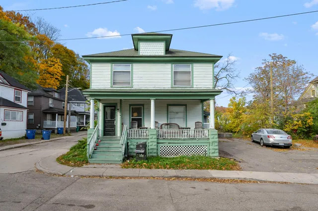 $135,000 | 416 Bellevue Place, Kalamazoo, MI 49007