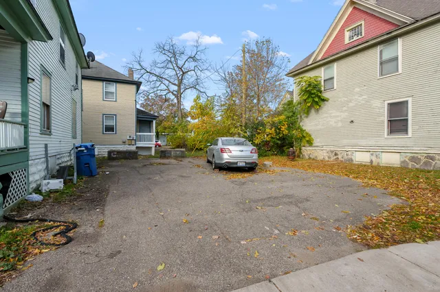 $135,000 | 416 Bellevue Place, Kalamazoo, MI 49007