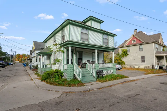 $135,000 | 416 Bellevue Place, Kalamazoo, MI 49007