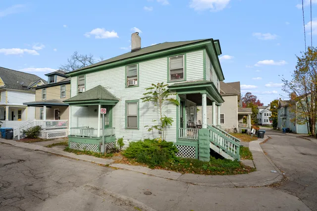 $135,000 | 416 Bellevue Place, Kalamazoo, MI 49007