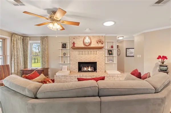 $335,000 | 52 Golfview Drive, Hilltop Lakes, TX 77871