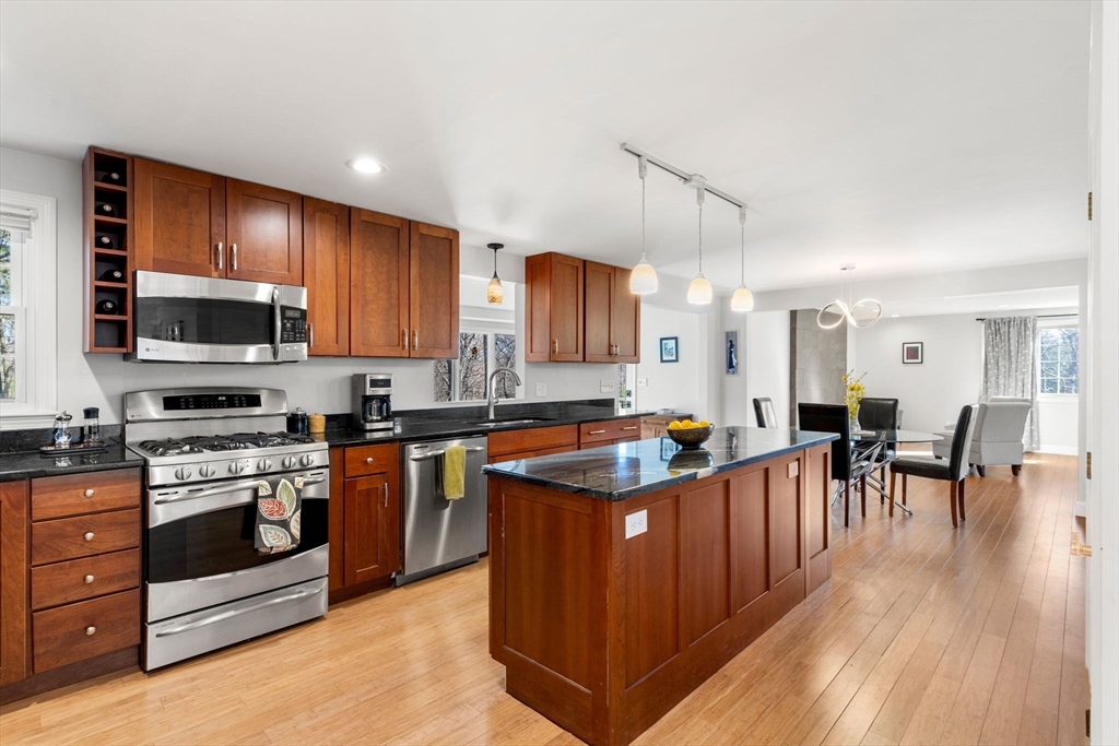 4 Deerberry Lane Andover, MA 01810 - Photo 8 of 41