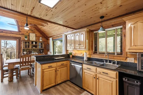 $2,000,000 | 2194 Fm 2382, St. Jo, TX 76265